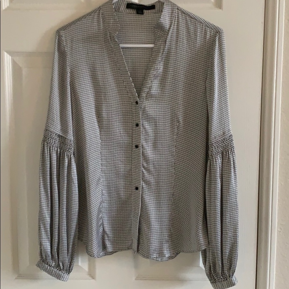 Express silk balloon sleeve blouse 🤩 med